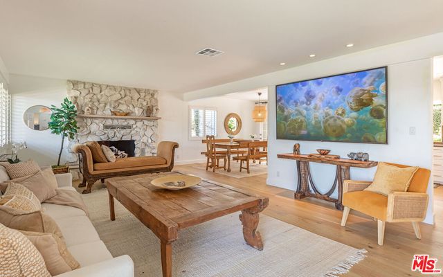 $8,999 | 11422 Tongareva Street, Malibu, CA 90265