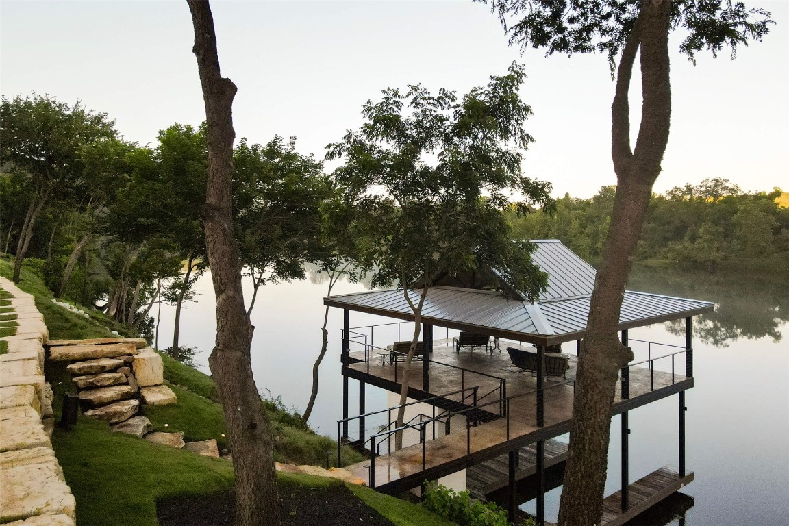 15016 Flat Top Ranch Road Austin, TX 78732 - Photo 18 of 40 a view of outdoor seating