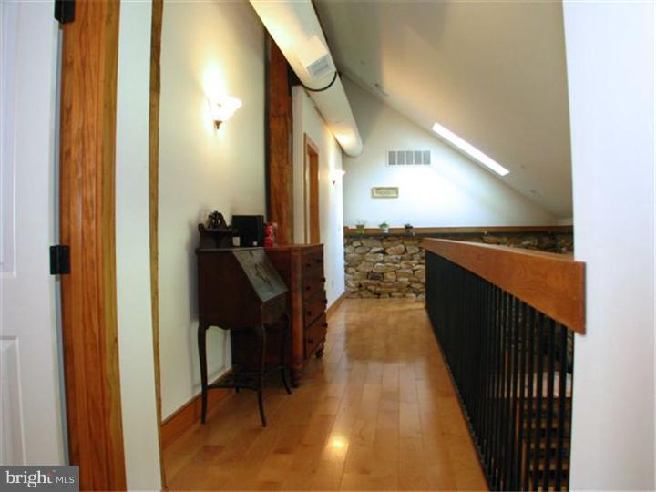 303 Whitford Hills Road Exton, PA 19341 - Photo 23 of 25 Hallway