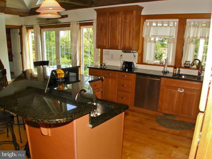 303 Whitford Hills Road Exton, PA 19341 - Photo 6 of 25 Kitchen