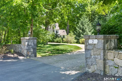 $2,249,000 | 2 Deerfield Road, Wilton, CT 06897