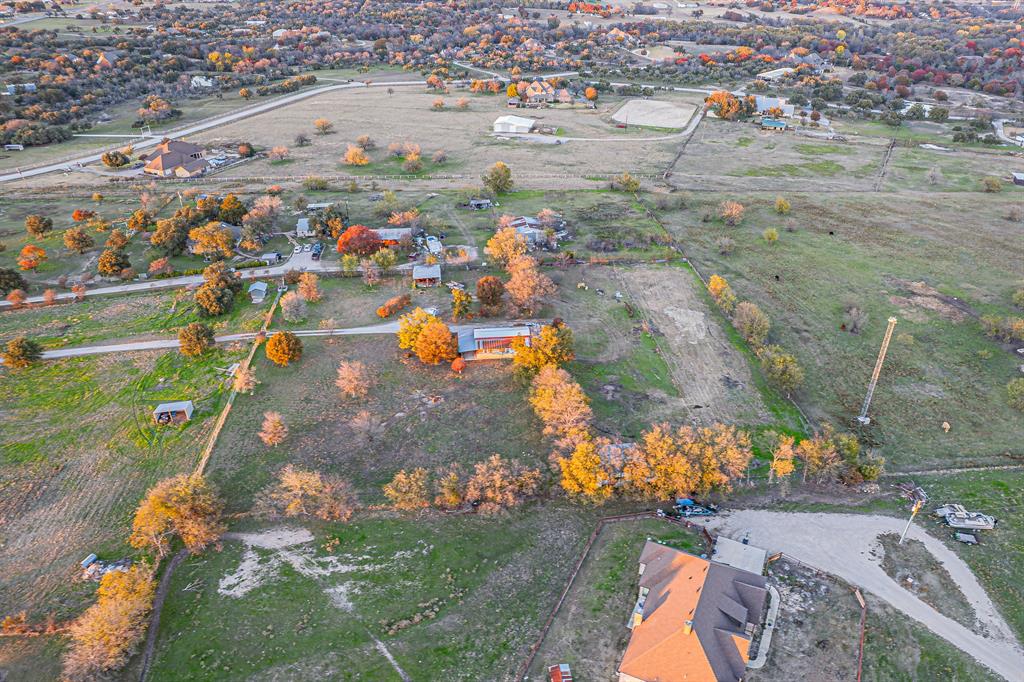 6942 Silver Creek Azle Road Azle, TX 76020 - Photo 5 of 37