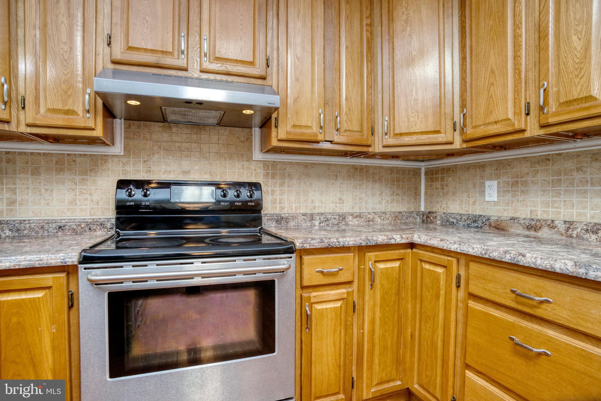 3069 Fraser Road Bryans Road, MD 20616 - Photo 8 of 24 ELECTRIC RANGE