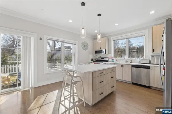 $7,200 | 1 Hamilton Place, Tenafly, NJ 07670