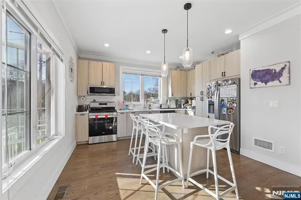 $7,200 | 1 Hamilton Place, Tenafly, NJ 07670