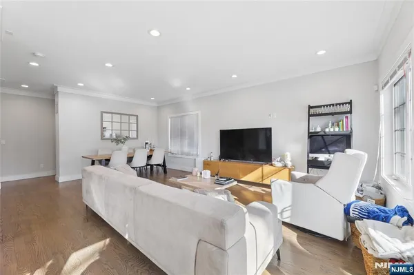 $7,200 | 1 Hamilton Place, Tenafly, NJ 07670