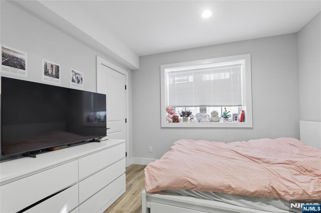 1 Hamilton Place Tenafly, NJ 07670 - Photo 23 of 44