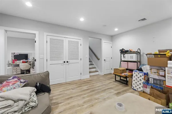 $7,200 | 1 Hamilton Place, Tenafly, NJ 07670