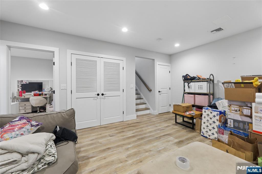 1 Hamilton Place Tenafly, NJ 07670 - Photo 25 of 44