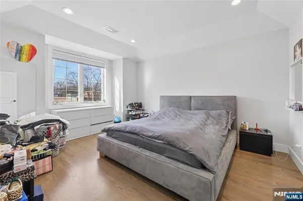 $7,200 | 1 Hamilton Place, Tenafly, NJ 07670