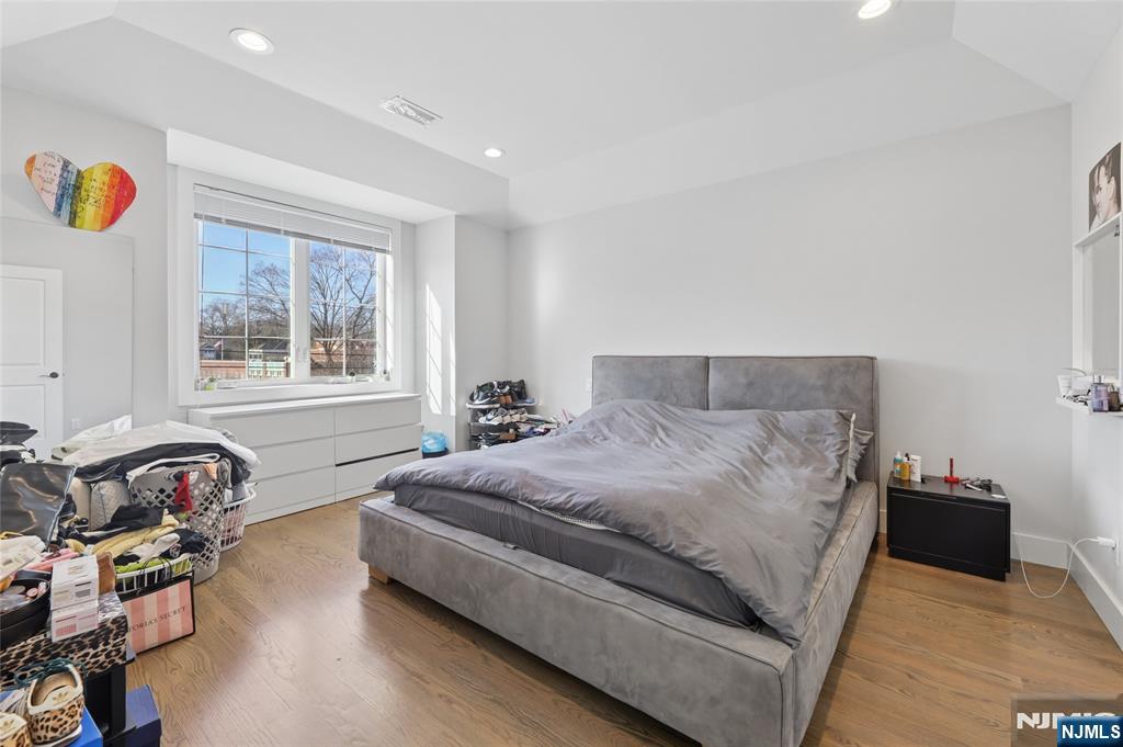 1 Hamilton Place Tenafly, NJ 07670 - Photo 27 of 44