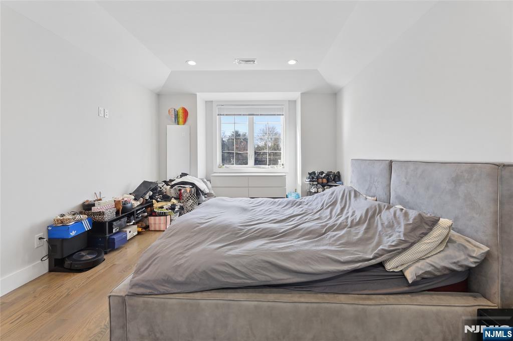 1 Hamilton Place Tenafly, NJ 07670 - Photo 28 of 44