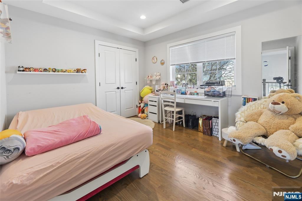 1 Hamilton Place Tenafly, NJ 07670 - Photo 34 of 44