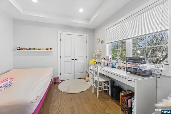 $7,200 | 1 Hamilton Place, Tenafly, NJ 07670