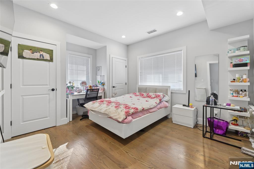 1 Hamilton Place Tenafly, NJ 07670 - Photo 37 of 44