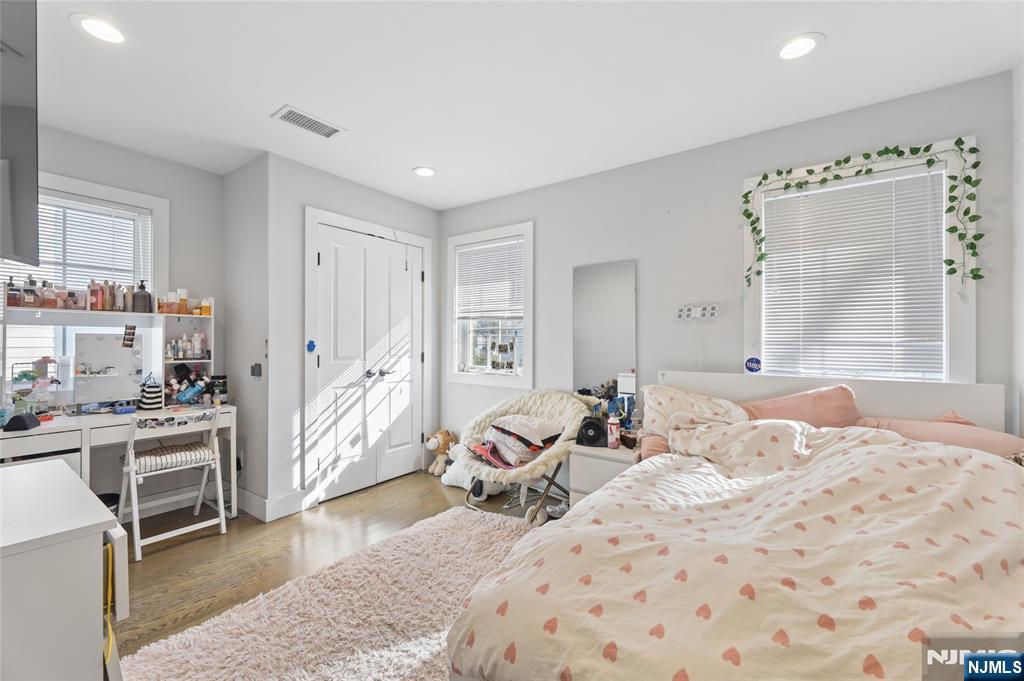 1 Hamilton Place Tenafly, NJ 07670 - Photo 40 of 44