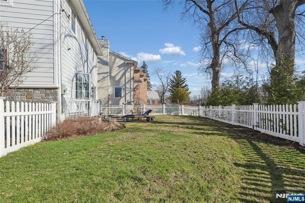 1 Hamilton Place Tenafly, NJ 07670 - Photo 4 of 44