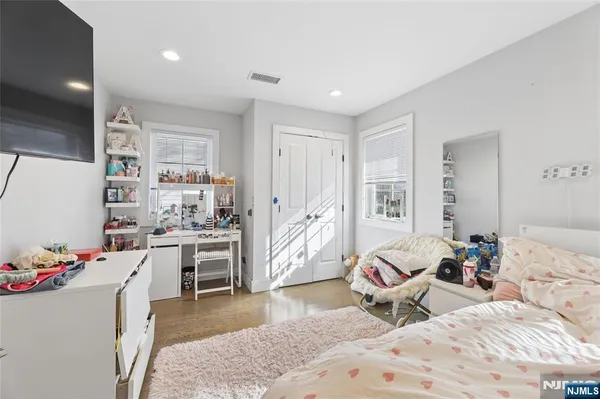$7,200 | 1 Hamilton Place, Tenafly, NJ 07670