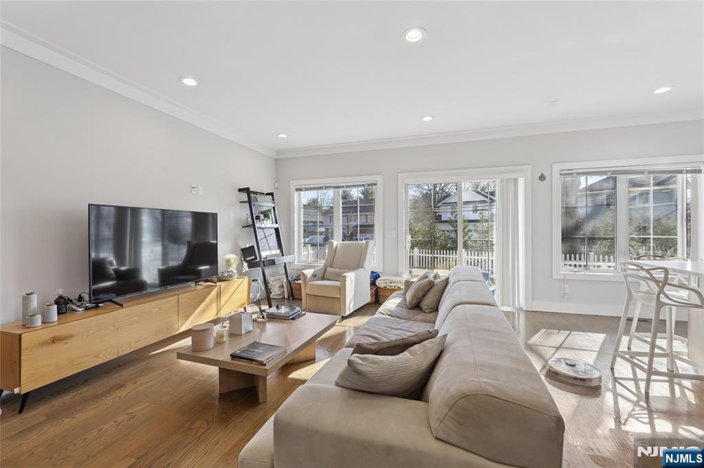 1 Hamilton Place Tenafly, NJ 07670 - Photo 10 of 44