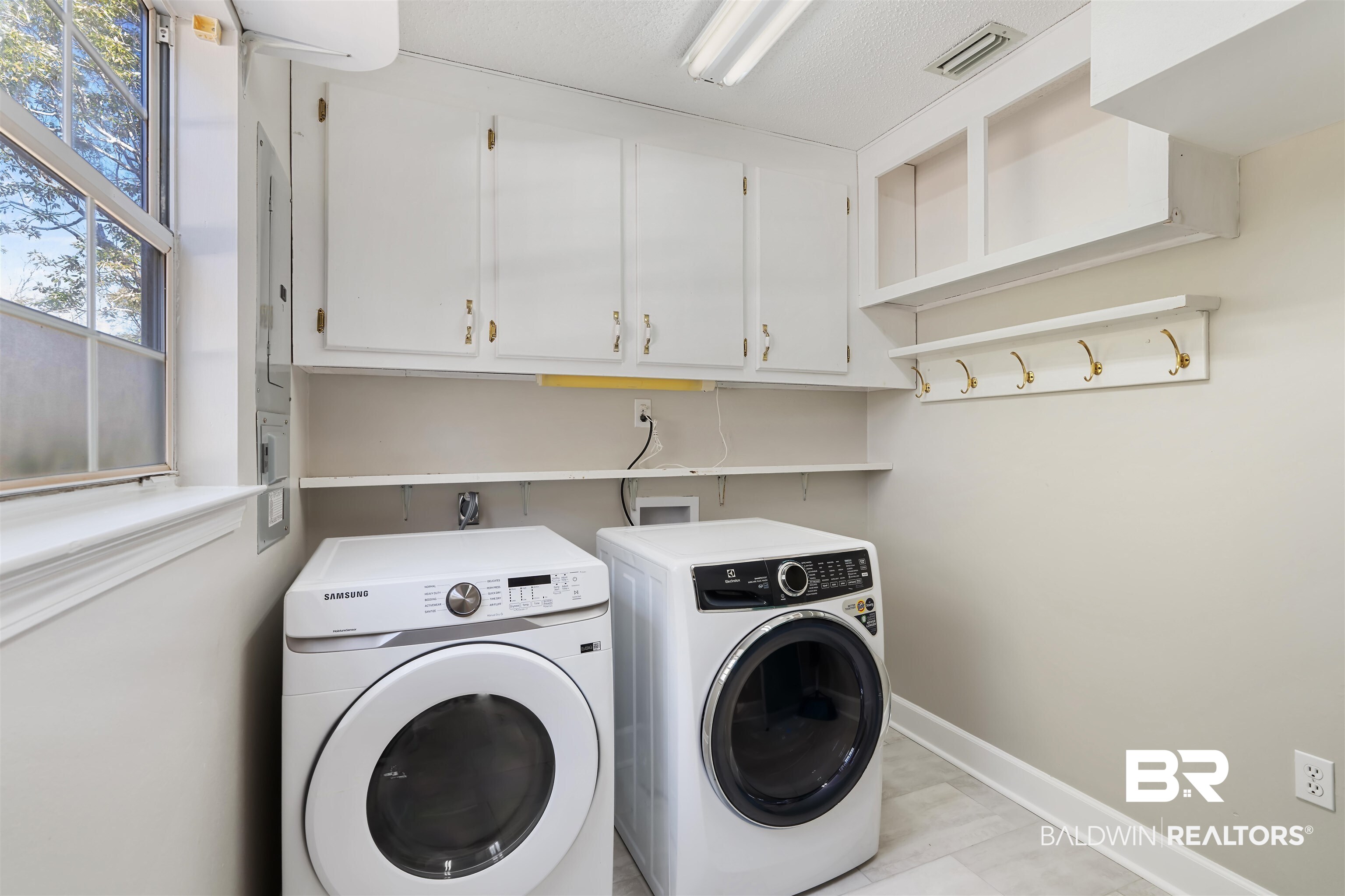 8115 Manley Road Fairhope, AL 36532 - Photo 26 of 32 Laundry Room