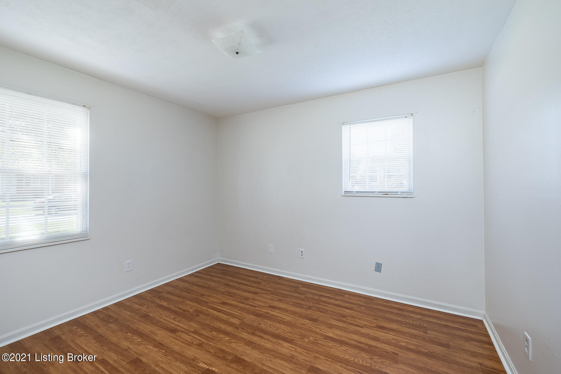 2701 Alps Road Louisville, KY 40216 - Photo 25 of 31 0252701 Alps Rd - INTERNET