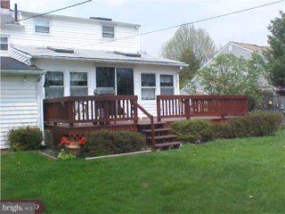 307 Hickory Road Warminster, PA 18974 - Photo 3 of 6