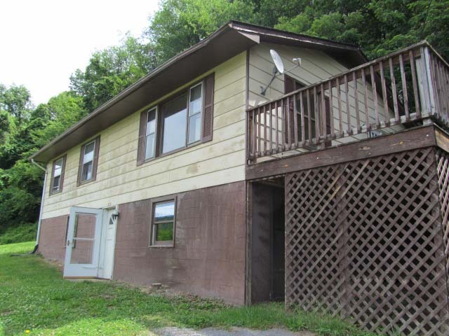 515 Mill Road Pembroke, VA 24136 - Photo 1 of 11 FRONT