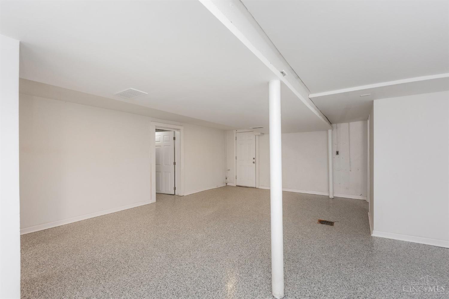 6860 Taylor Road Cincinnati, OH 45248 - Photo 26 of 31