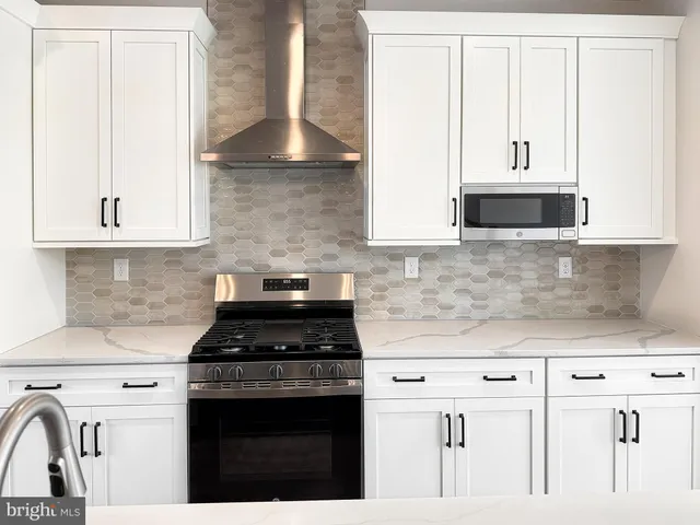 $569,900 | 11 Schadle Road, Perkasie, PA 18944