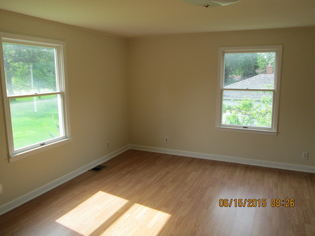 10101 Meadow Lane Des Plaines, IL 60016 - Photo 8 of 16