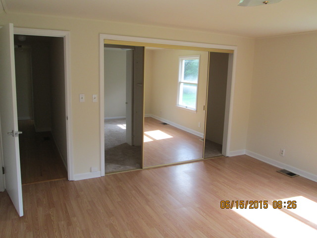 10101 Meadow Lane Des Plaines, IL 60016 - Photo 9 of 16