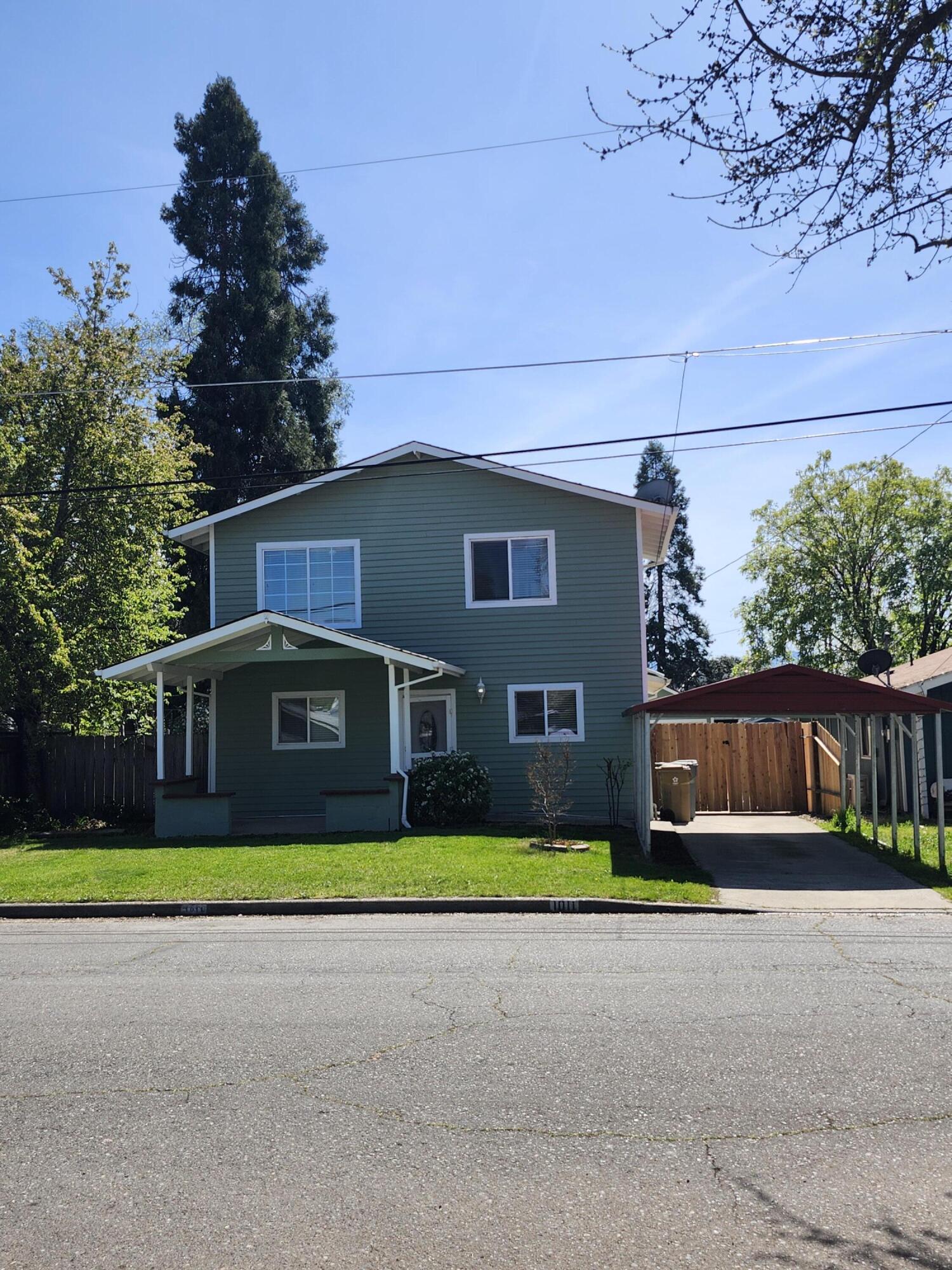 1011 Southwest I Street Grants Pass, OR 97526 - Photo 4 of 47 20250415_134826