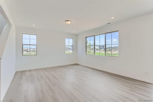 $3,500 | 170 South Vandriver Way, Aurora, CO 80018