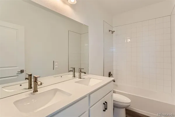 $3,500 | 170 South Vandriver Way, Aurora, CO 80018