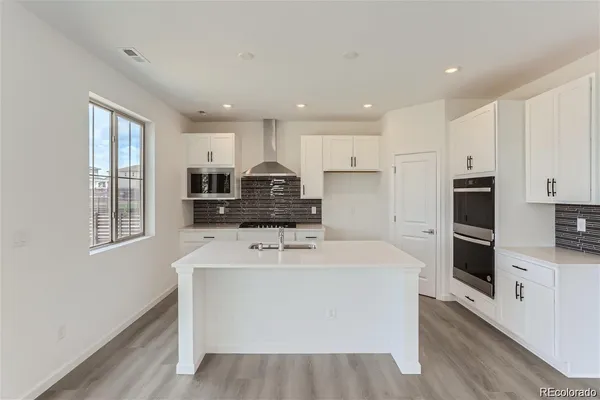 $3,500 | 170 South Vandriver Way, Aurora, CO 80018