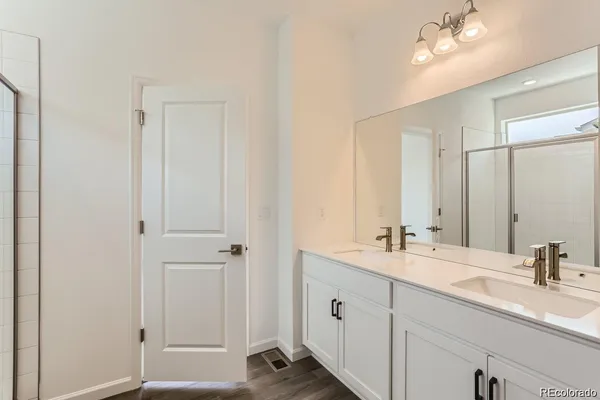 $3,500 | 170 South Vandriver Way, Aurora, CO 80018