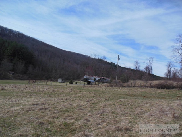 522 Quincy Road Sparta, NC 28675 - Photo 11 of 20 a view of a yard