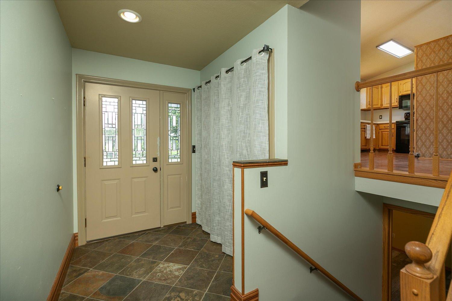 906 High Meadow Lane Southwest Rochester, MN 55902 - Photo 8 of 36