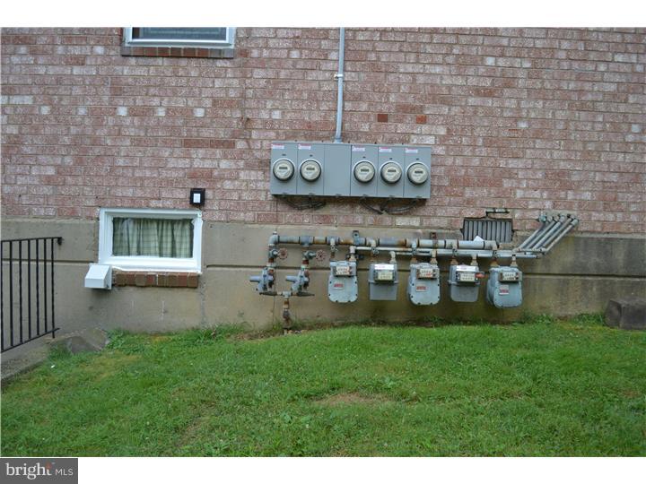 846 Garrett Lane Springfield, PA 19064 - Photo 3 of 21 Exterior Side