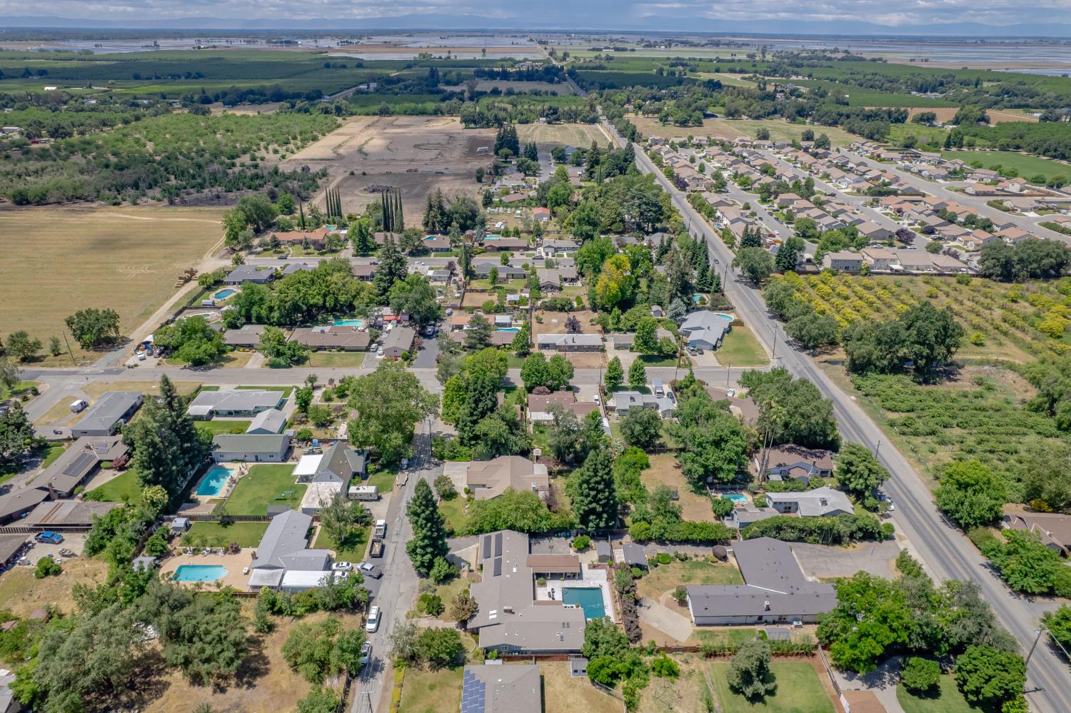 1880 Magnolia Street Gridley, CA 95948 - Photo 87 of 95 an aerial view of a city with lake view