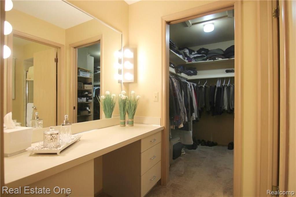 30215 High Valley Road Farmington Hills, MI 48331 - Photo 22 of 30
