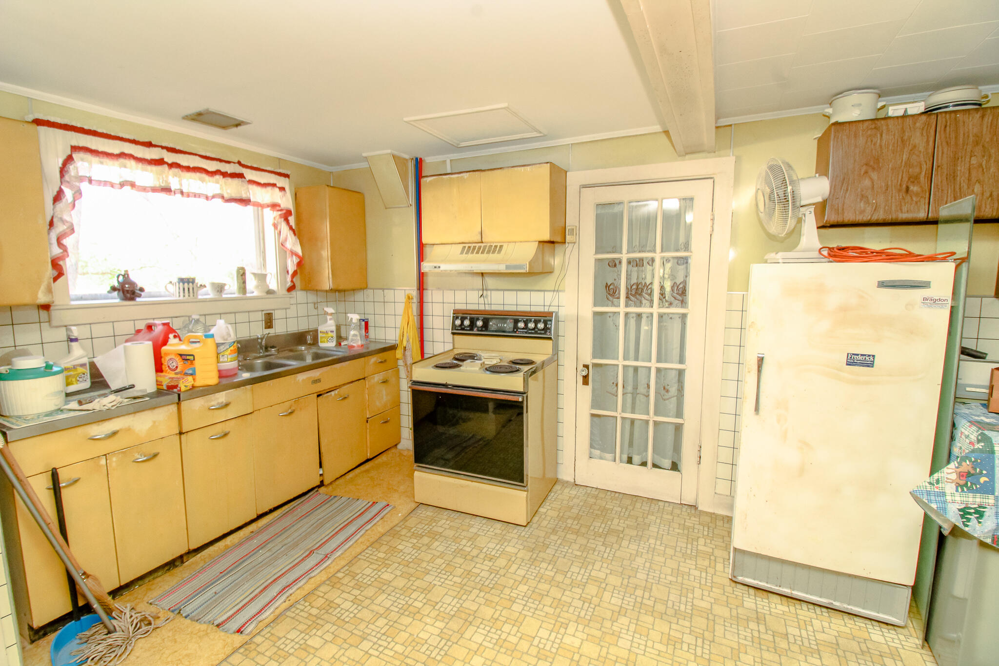 1327 State Street Bangor, ME 04401 - Photo 6 of 51 IMG_0029