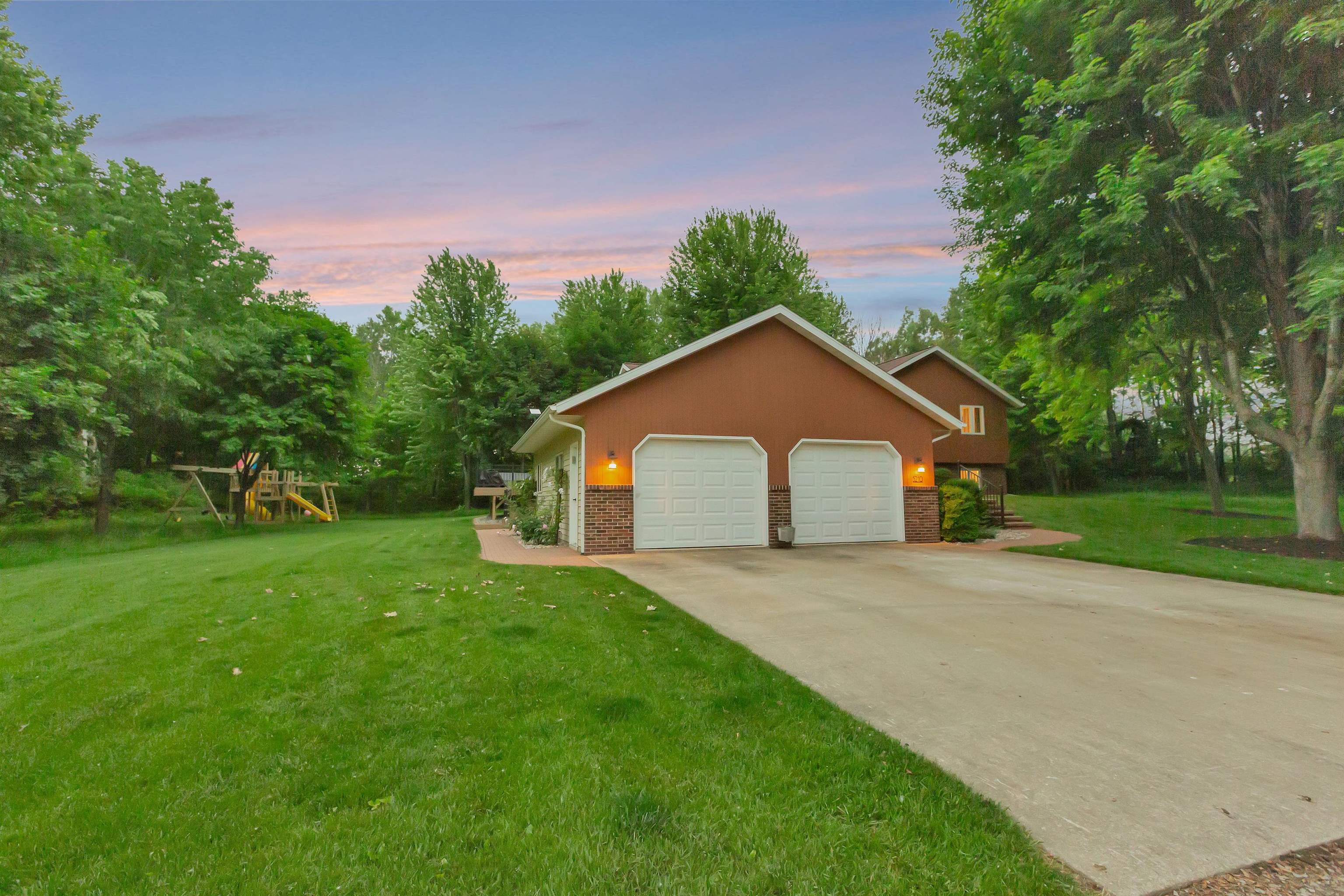 N5210 Whitetail Road Seymour, WI 54165 - Photo 2 of 43