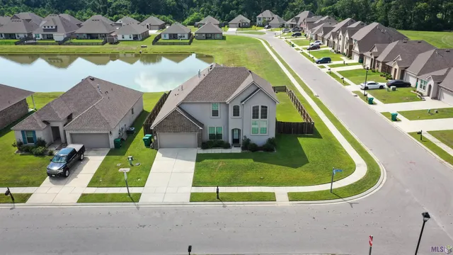$385,000 | 21445 West Grove Drive, Zachary, LA 70791