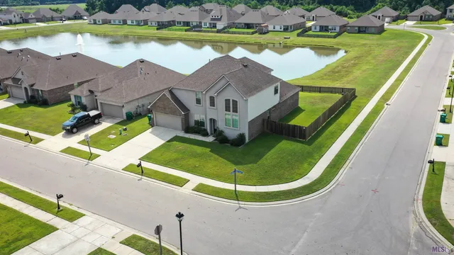 $385,000 | 21445 West Grove Drive, Zachary, LA 70791