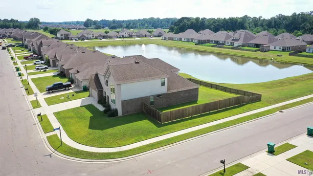 $385,000 | 21445 West Grove Drive, Zachary, LA 70791