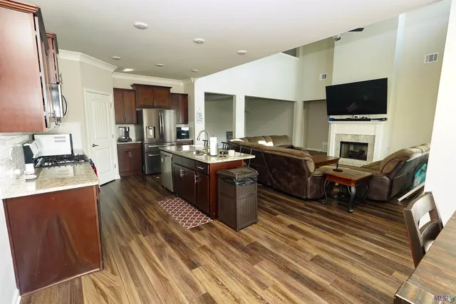 $385,000 | 21445 West Grove Drive, Zachary, LA 70791