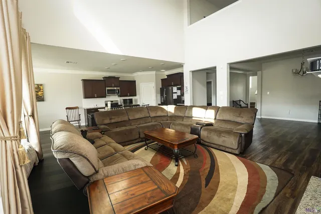 $385,000 | 21445 West Grove Drive, Zachary, LA 70791