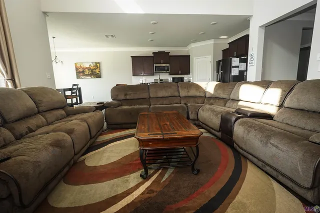 $385,000 | 21445 West Grove Drive, Zachary, LA 70791