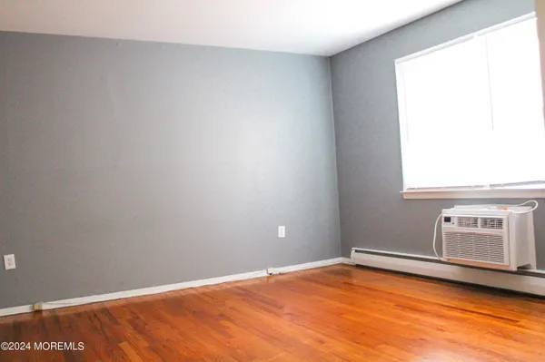 $2,400 | 364 Westwood Avenue, Unit 29, Long Branch, NJ 07740